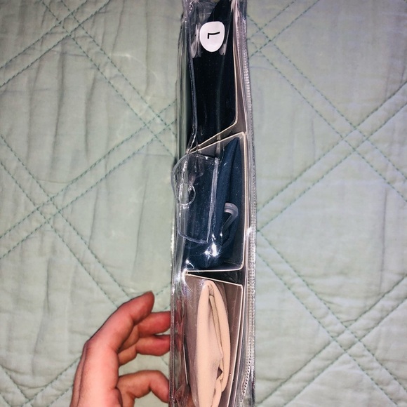 3 pack Calvin Klein no show thongs - Picture 4 of 4